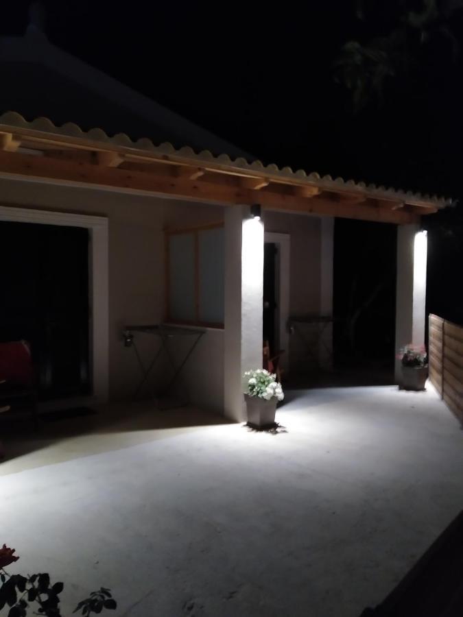 פאלאוקסטריצה Manganas Studios מראה חיצוני תמונה